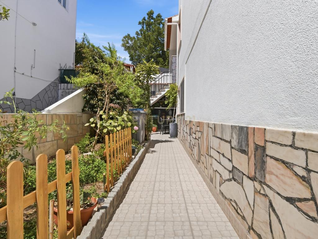 T1 , rés do chão de moradia para arrendamento - Image 2