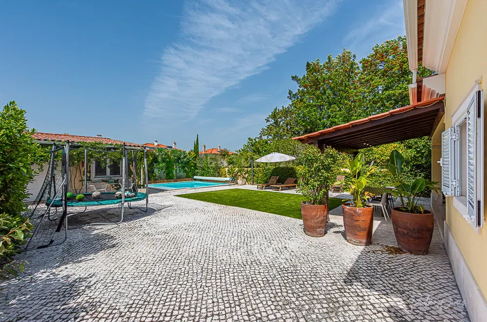Fotografia 7 de Moradia Isolada com Piscina e Garagem em Azeitão 670m2