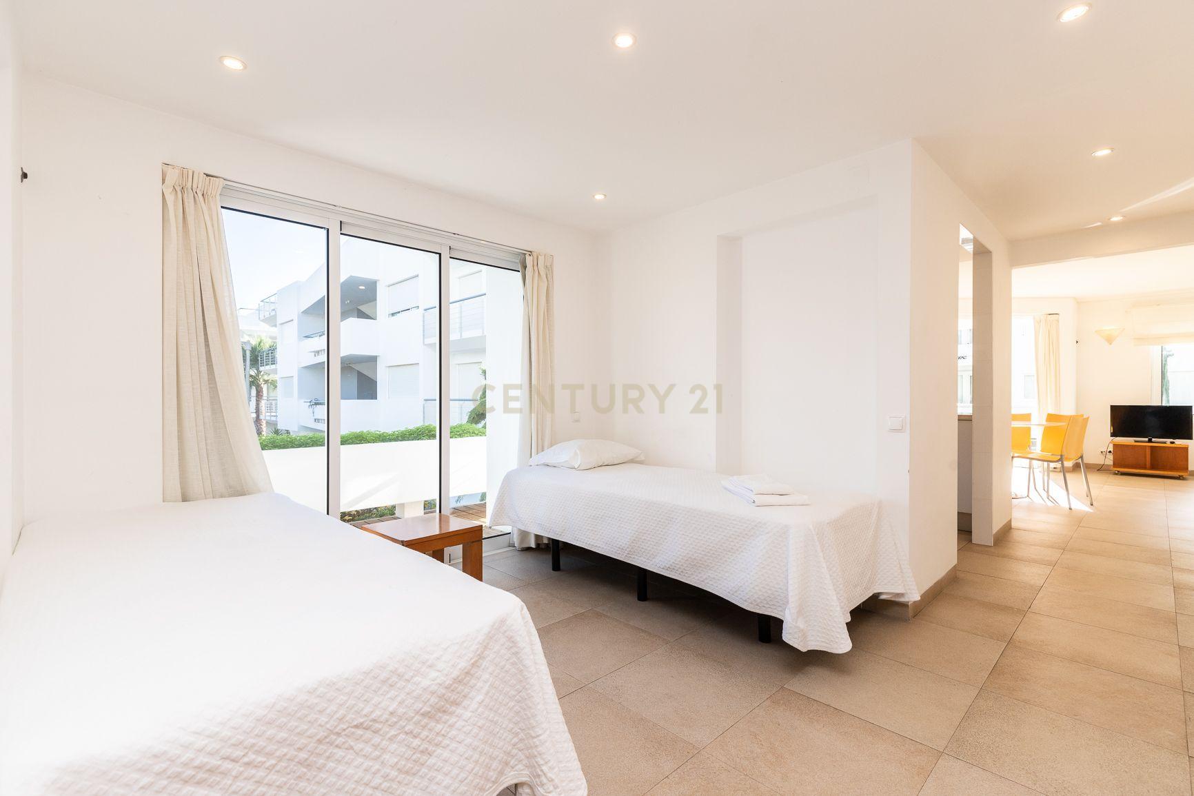 T2 , Golden Club Cabanas. - Image 9