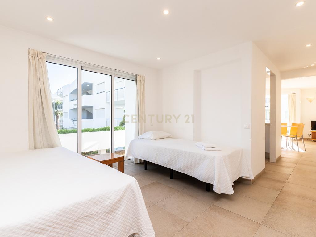 T2 , Golden Club Cabanas. - Image 9