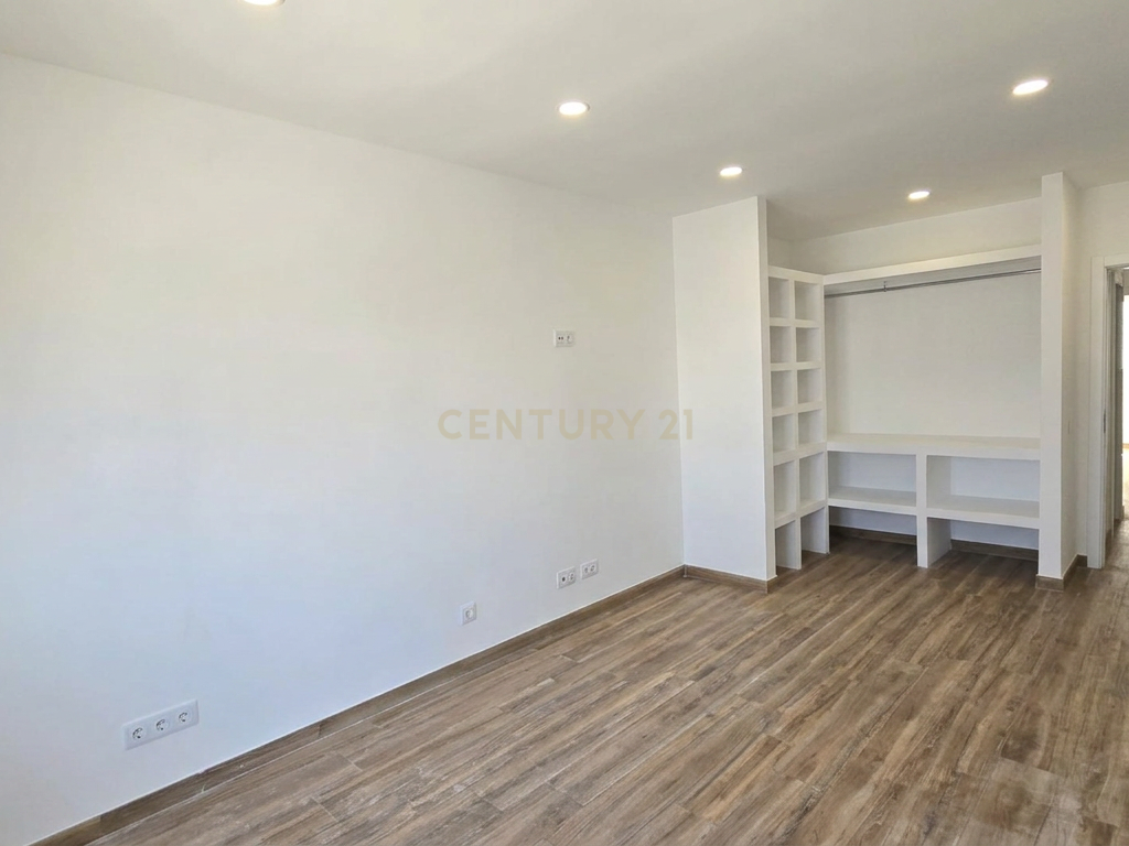 Apartamento Moderno em Portimão com Vista para o Rio - Image 12