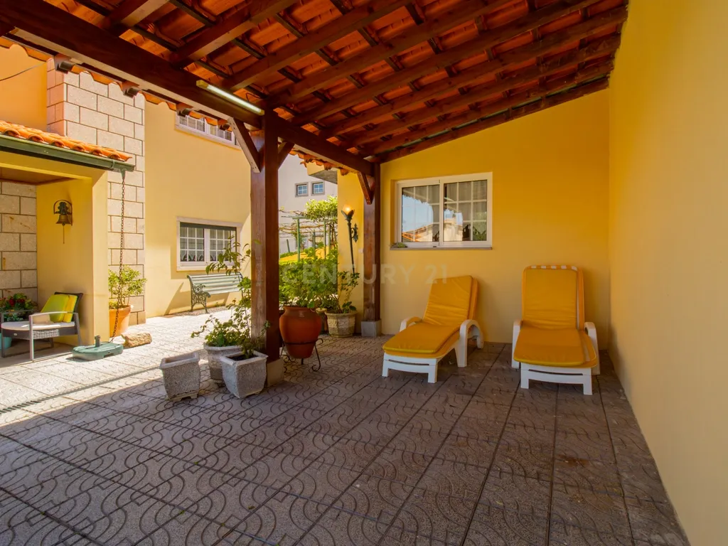 Fantástica Moradia T5 no Vale Churido, Bragança - Image 38
