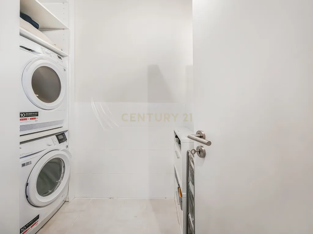 Apartamento T1+1 Remodelado com Elevador | Pampilheira | Cascais - Image 13