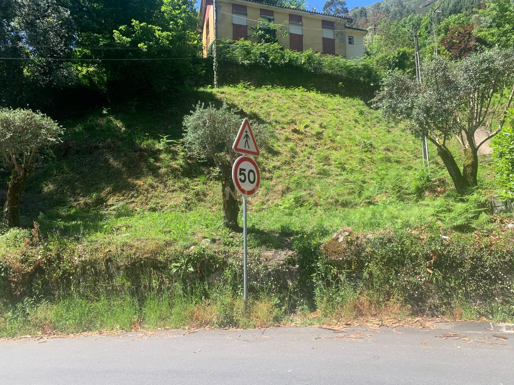 Terreno com Projeto Aprovado no Gerês – Vistas Incríveis para a Albufeira da Caniçada - Image 9