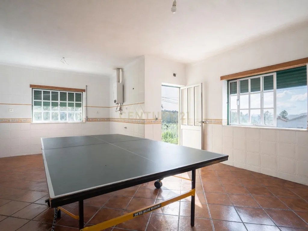 OPORTUNIDADE ÚNICA NA LOUSÃ – MORADIA COM GRANDE POTENCIAL (habitação e comércio) - Image 63