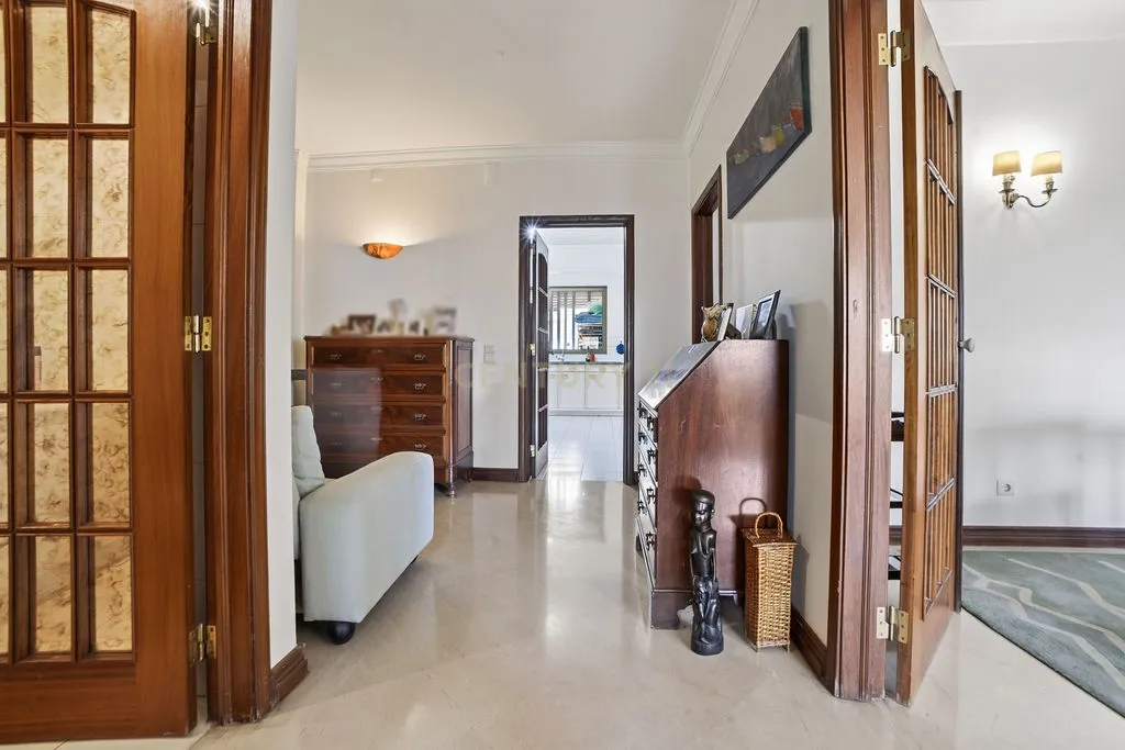 Apartamento Moderno em Campo Grande, Lisboa - 4 Quartos e Vista Panorâmica - Image 16