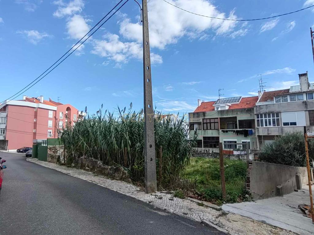 Terreno com viabilidade de construção de 20 apartamentos no centro de Vialonga - Image 11