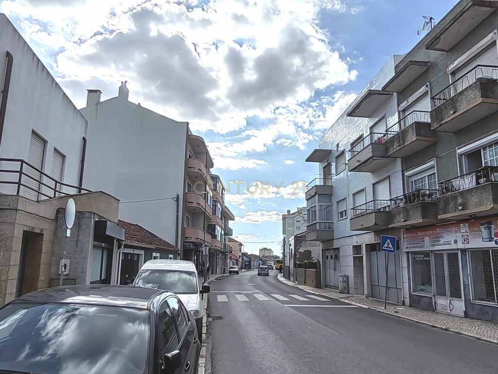 Terreno com viabilidade de construção de 20 apartamentos no centro de Vialonga - Image 8