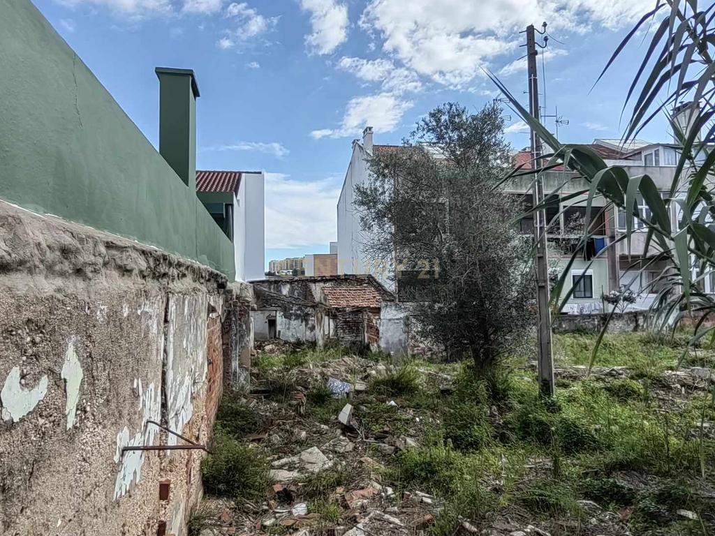 Terreno com viabilidade de construção de 20 apartamentos no centro de Vialonga - Image 13
