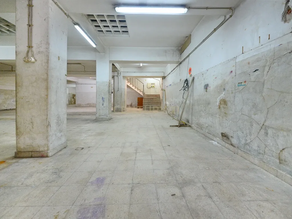 Espaço Comercial na Av. Defensores de Chaves, em Lisboa - Image 10