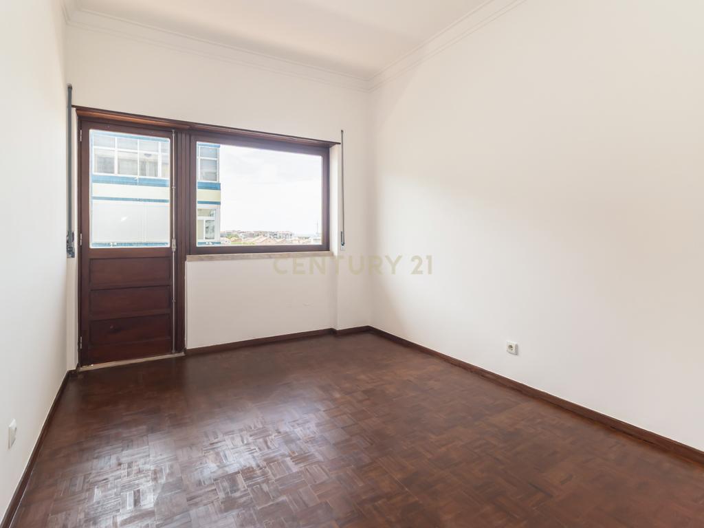 Apartamento T2 para arrendamento no centro da Costa da Caparica - Image 31