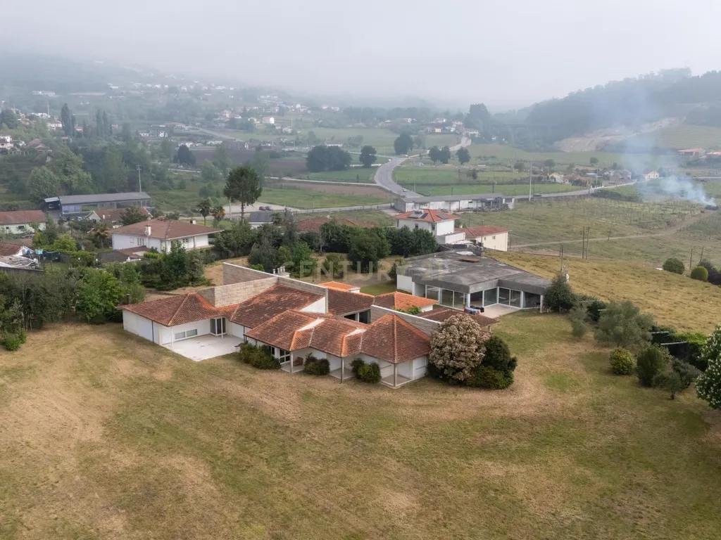 Moradia em vizela com 6 quartos e elevado potencial de investimento - Image 39