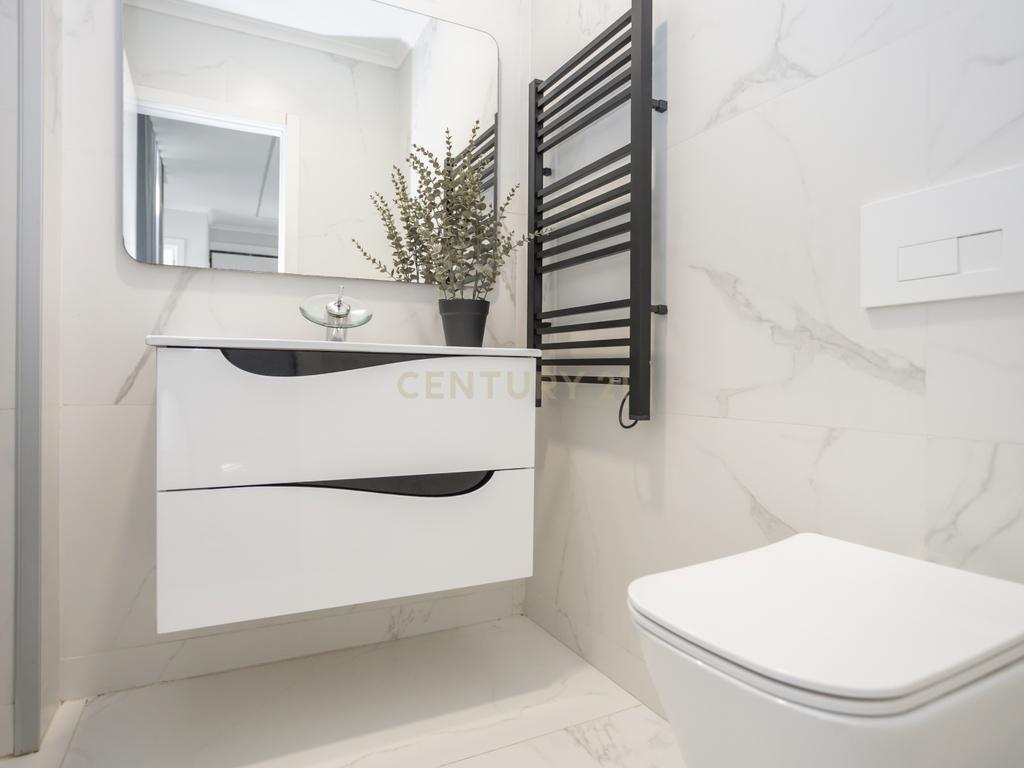 Apartamento T3 mais sótao, num 1 andar em Amora - Seixal - Image 33