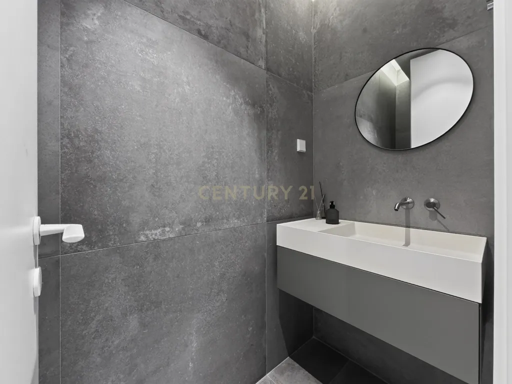 Moradia T3 de Excelência na Aroeira – Conforto, Elegância e Qualidade de Construção - Image 43