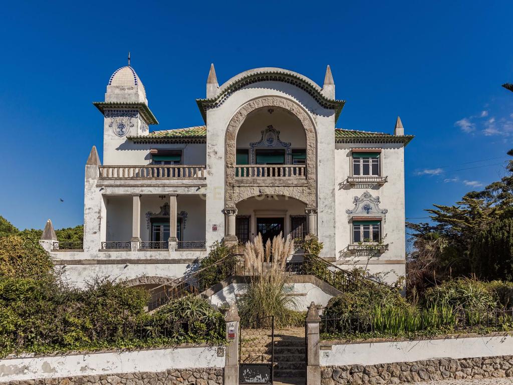Palacete com 5 Quartos no Coração de Sintra - Image 2
