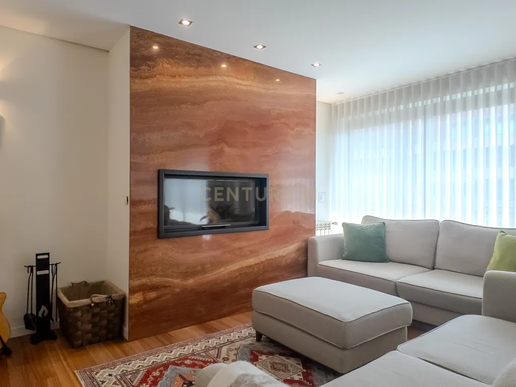 Apartamento T3 com Terraço, Varanda, Garagem | Último andar em Paranhos, Porto - Image 33