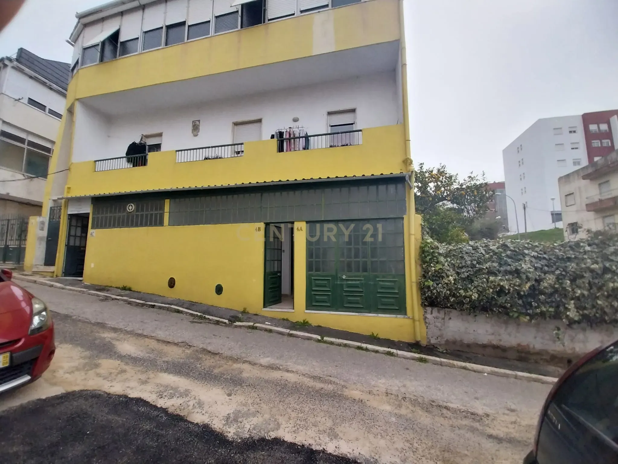 Apartamento T3 Azinhaga da Torrinha – Ameixoeira (Santa Clara) - Image 3