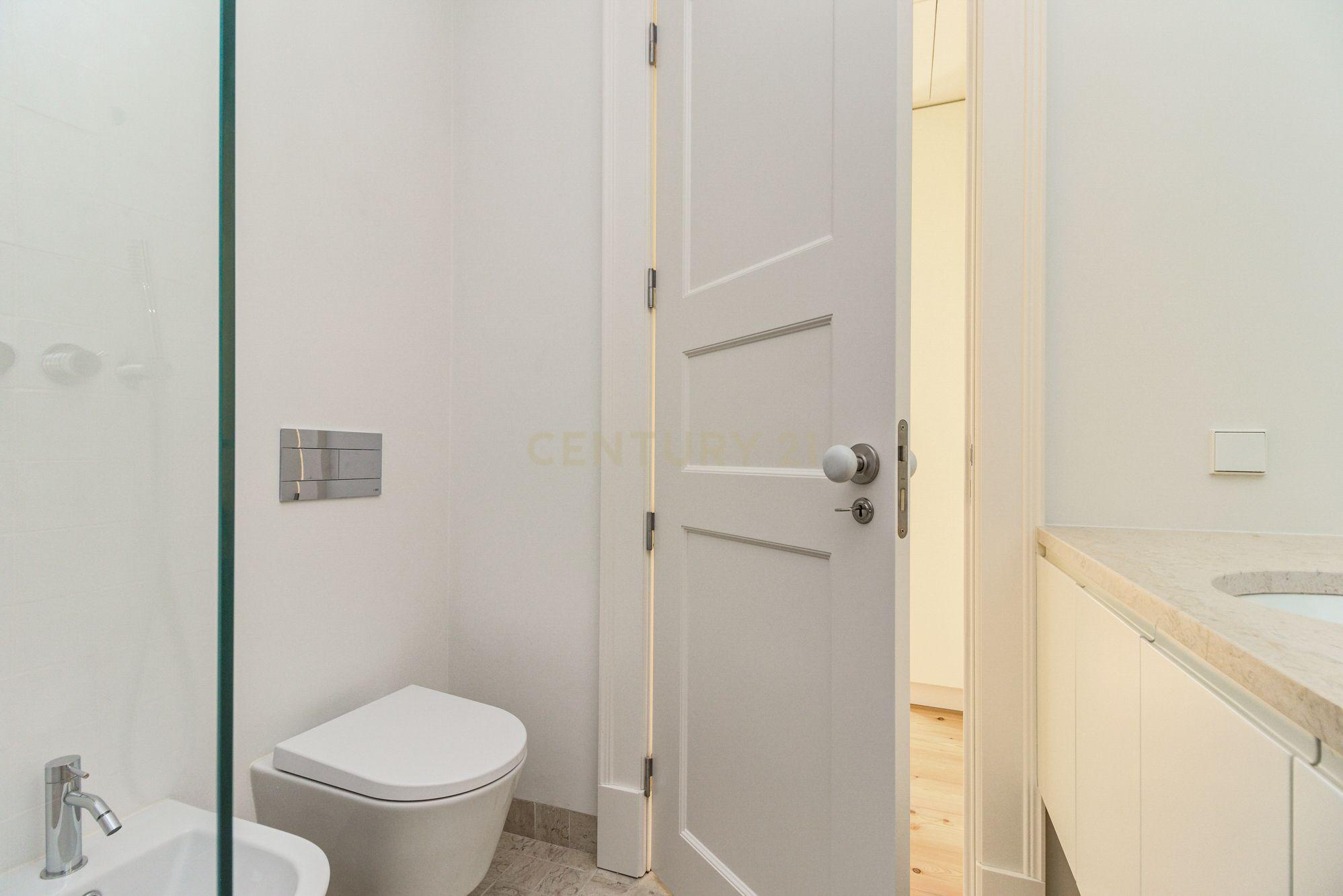 Apartamento T1 novo - Avenidas Novas. - Image 15
