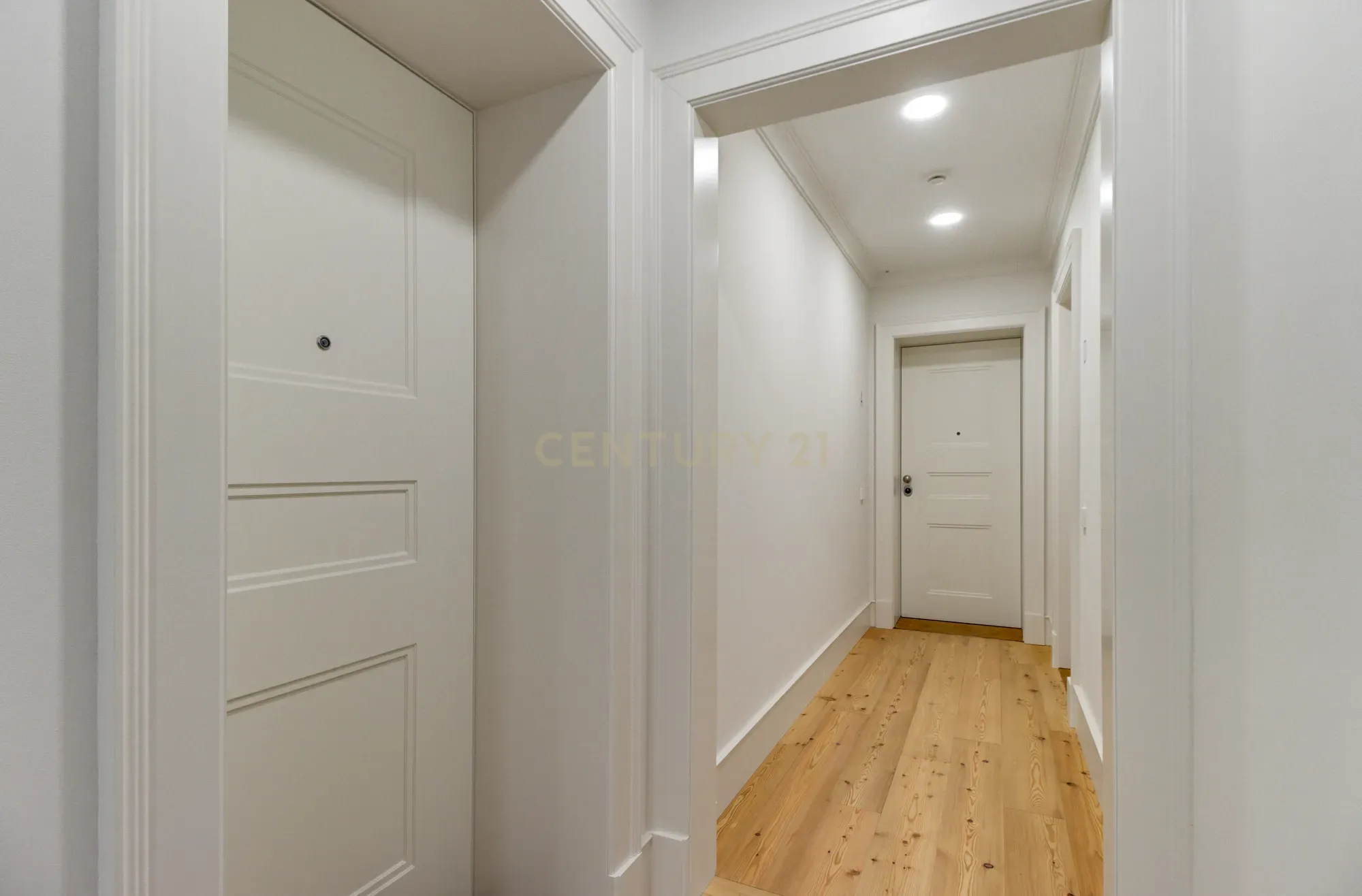 Apartamento T1 novo - Avenidas Novas. - Image 17