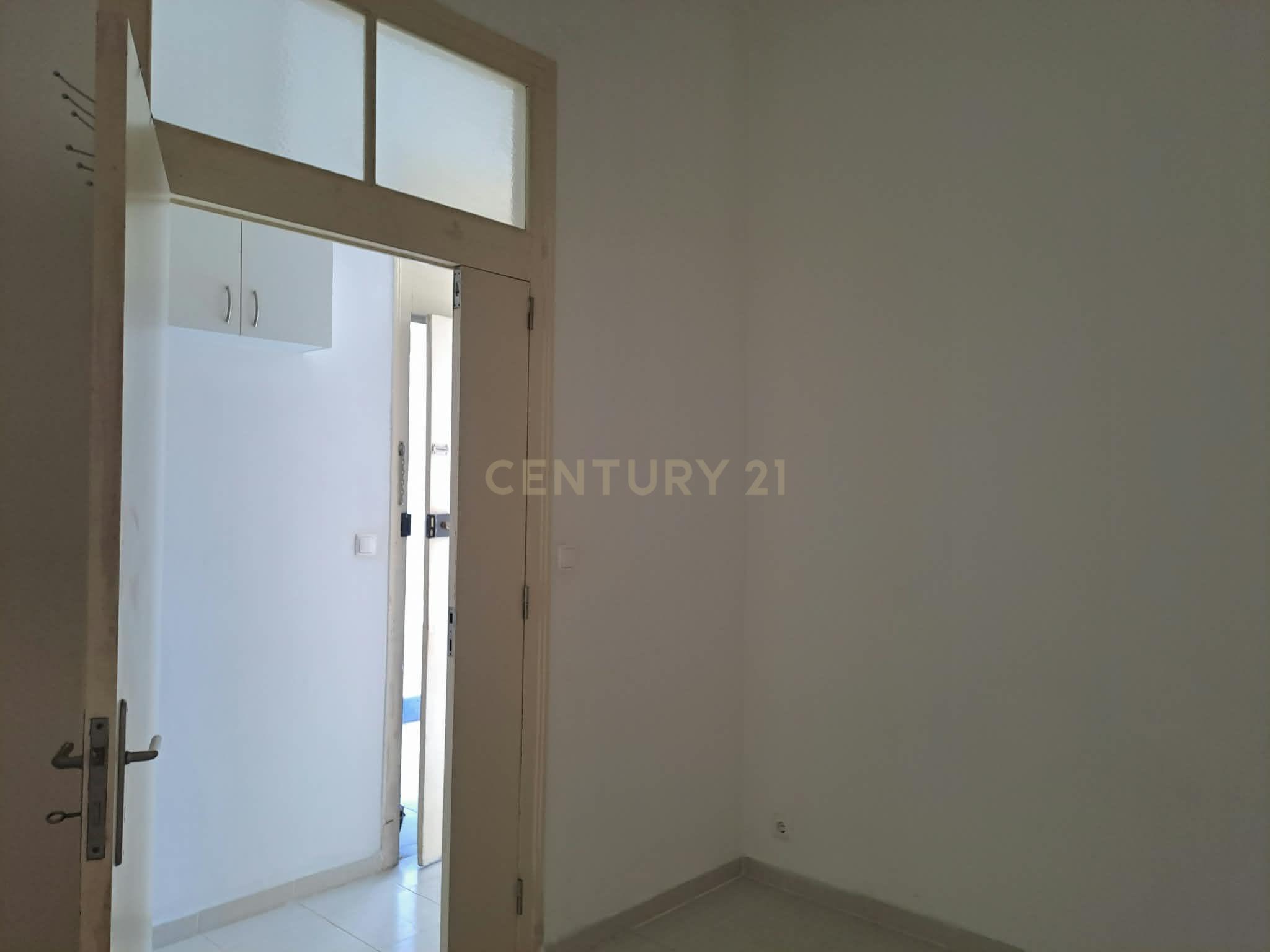 Fotografia 8 de Arredamento T2 na Av. De Moscavide