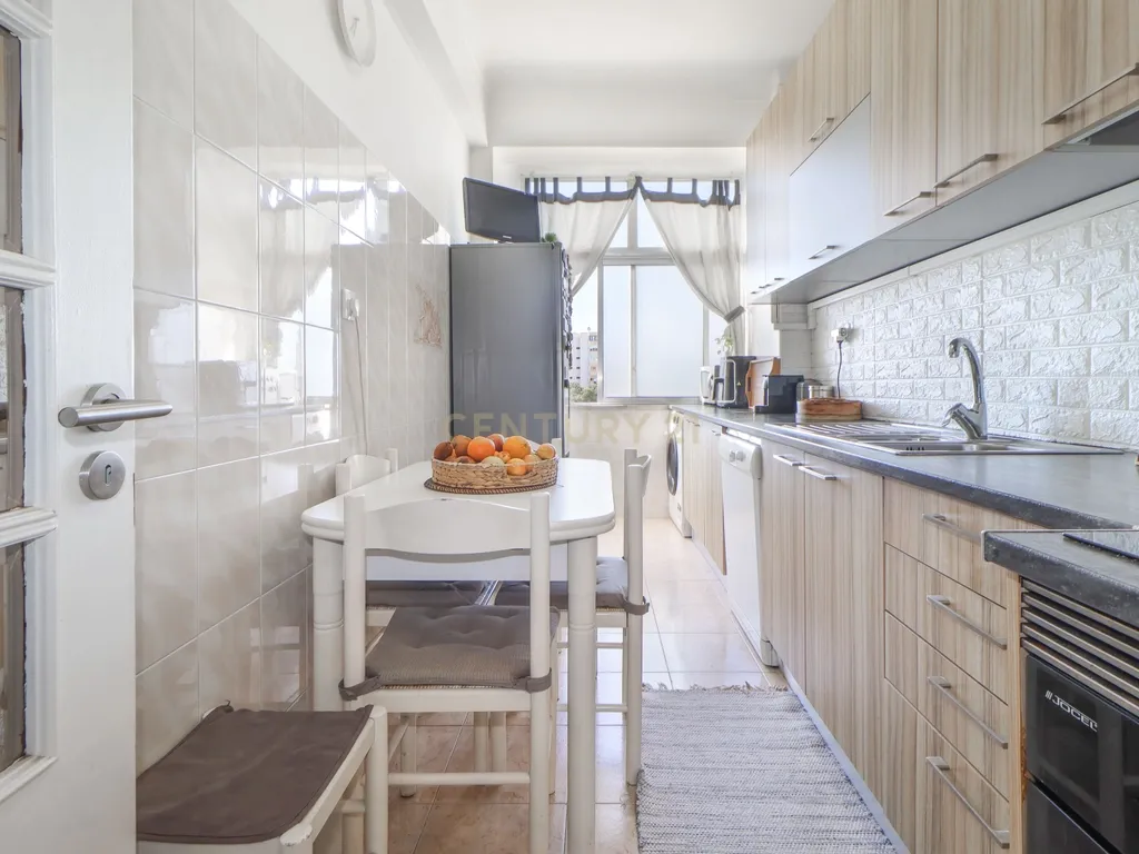 Apartamento T2 em zona central inserido em prédio com 2 elevadores | Praceta da Meia Laranja, Setúbal - Image 15