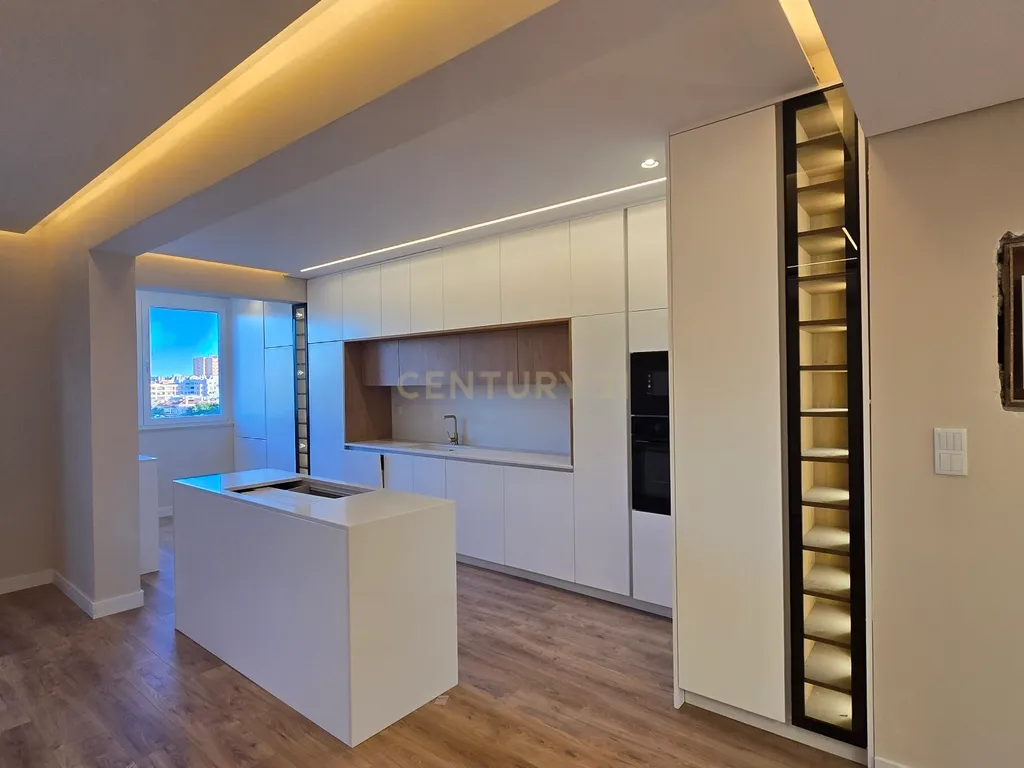 Luxuosa Penthouse Duplex T4+1 na Costa da Guia, em Cascais, com Vista Mar - Image 17