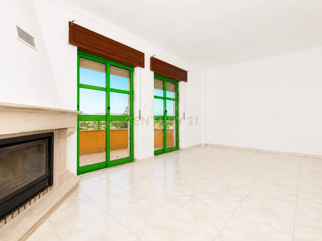 Apartamento T3 com Parqueamento e Arrecadação | Rio de Mouro - Image 20
