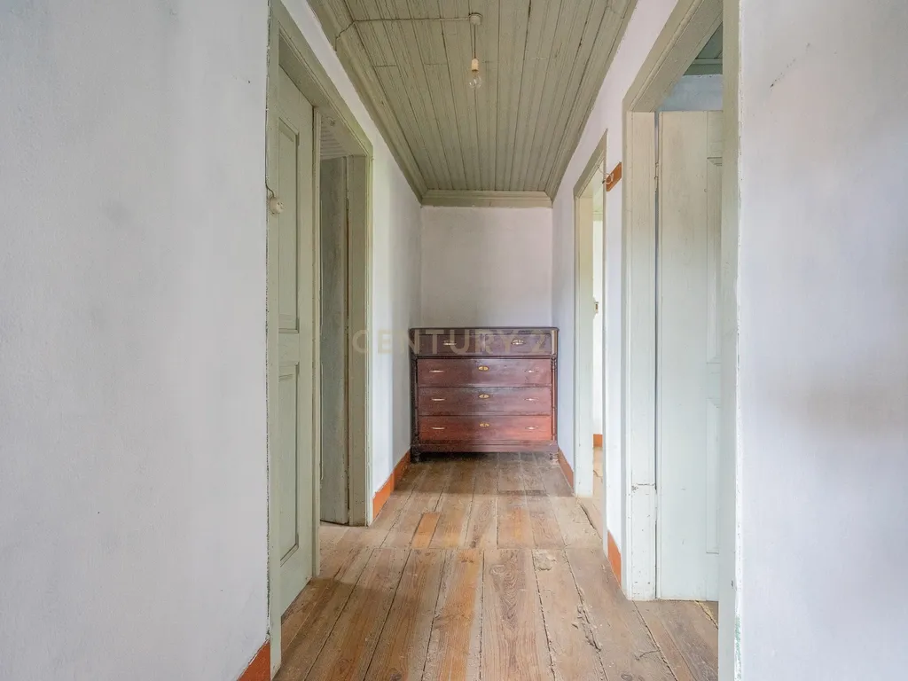 Moradia T3 para recuperar com terreno a 1,5km do centro de Vila Nova de Poiares - Image 29