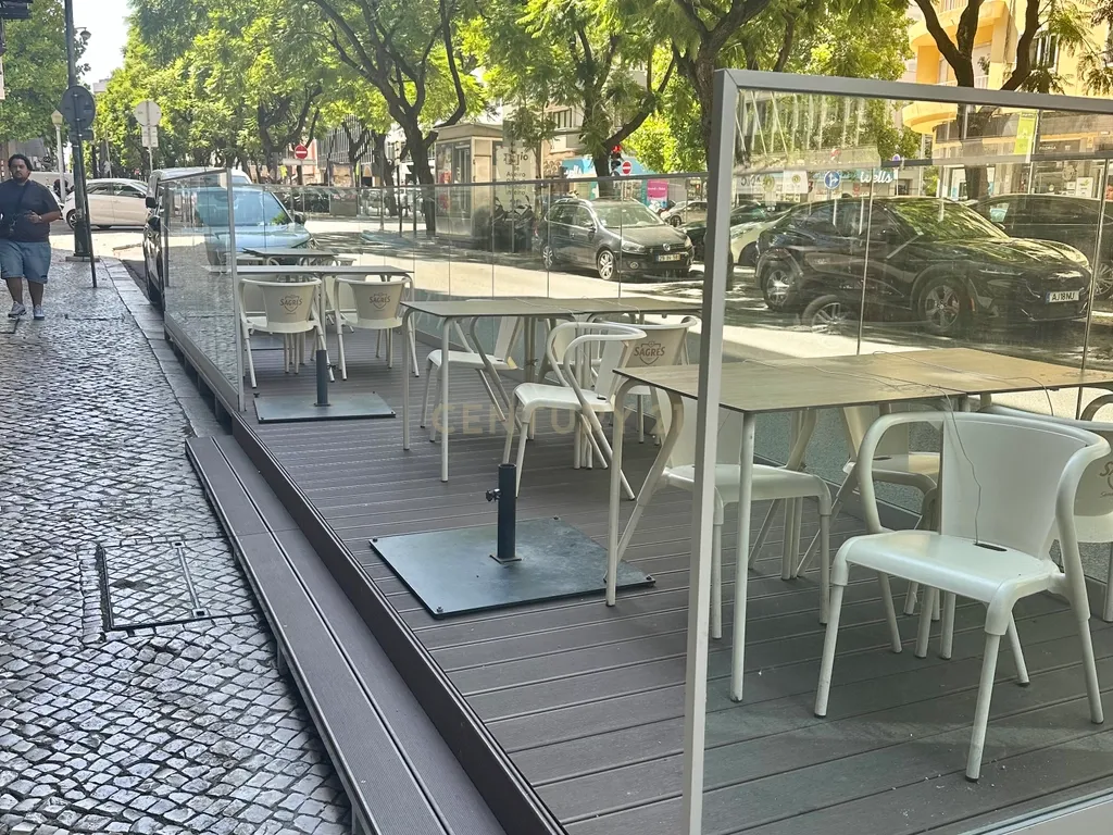 Espaço Comercial à Venda - Image 1