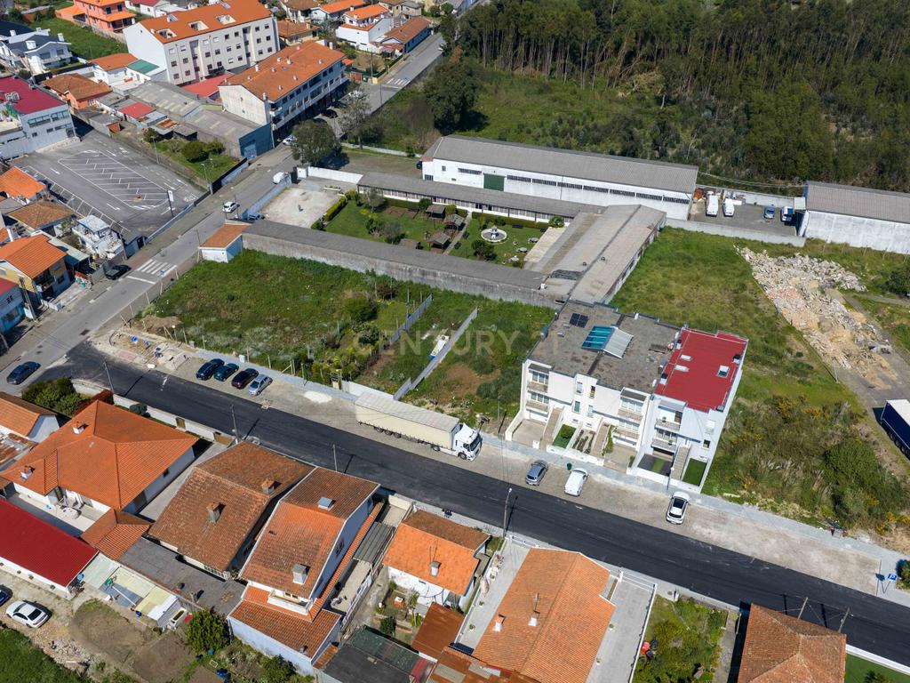 Terreno urbano | Construção habitação geminada em banda - Image 3