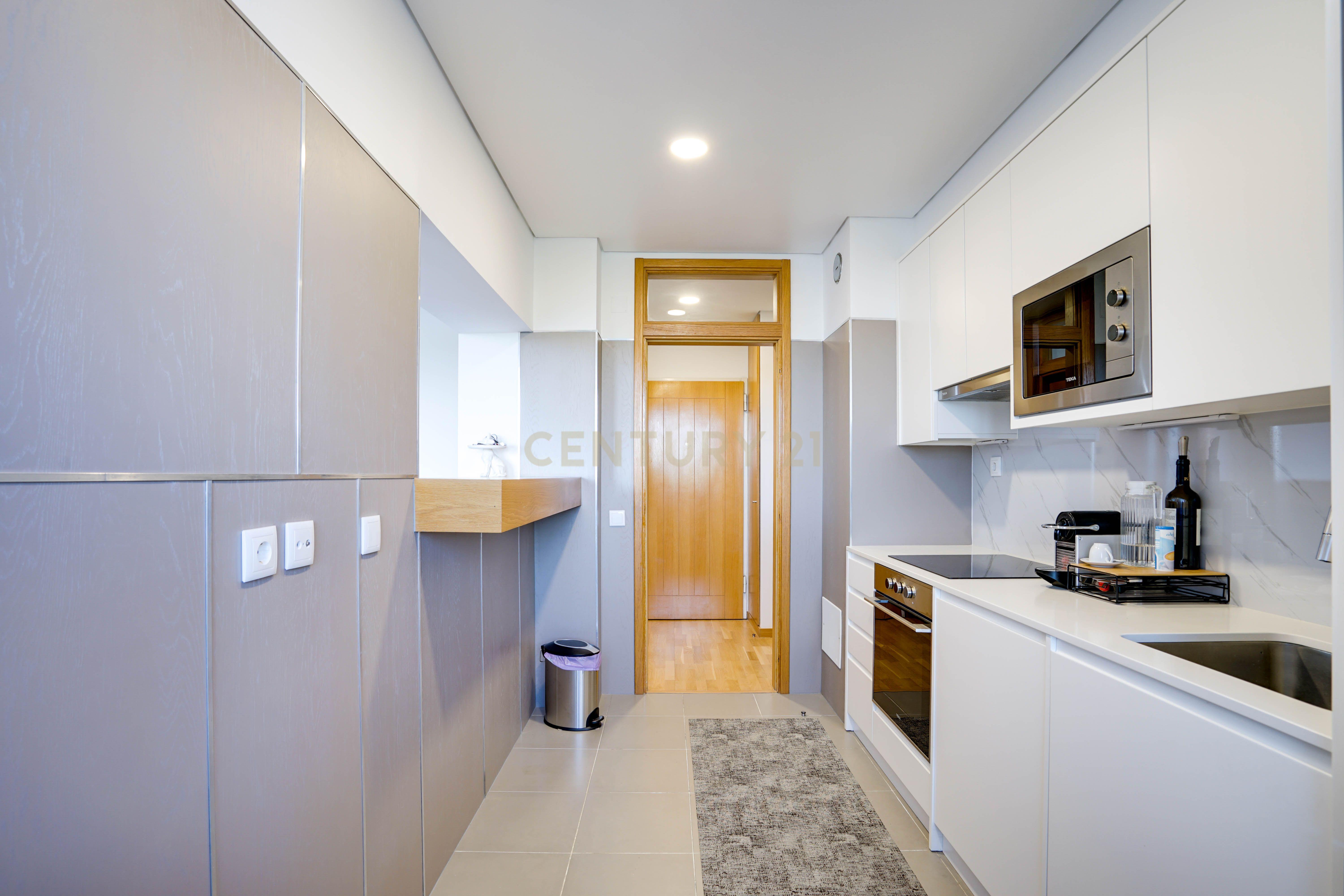 Apartamento T1 com Vista Panorâmica sobre o Rio Tejo – Parque das Nações, Lisboa - Image 8