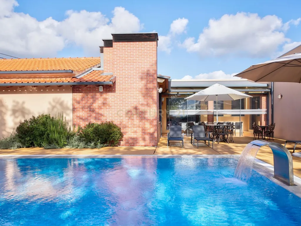 Propriedade T8 com Jardins, Lago e Potencial Alojamento - Localização Premium - Image 51