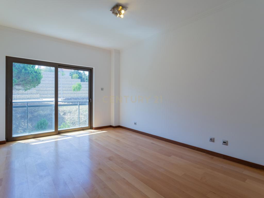 Luxuoso apartamento no Monte Estoril, Cascais com Vista Panorâmica e Acessos - Image 24
