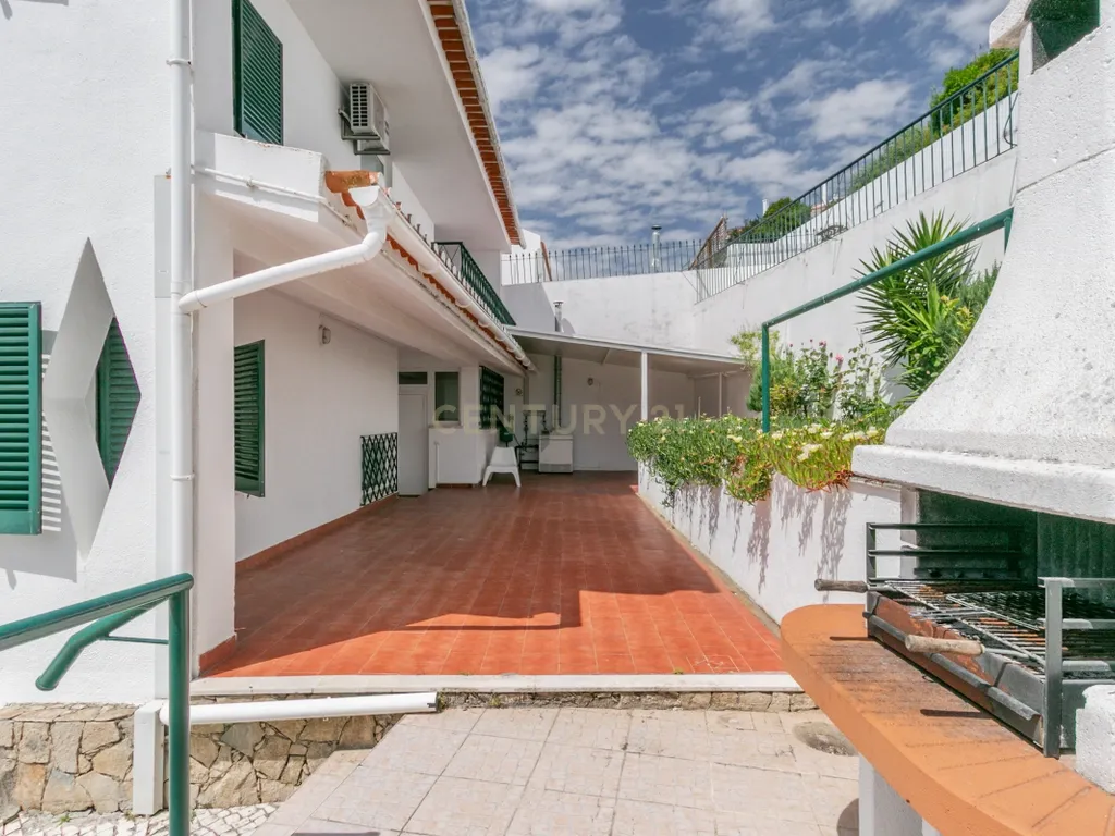 Moradia tradicional com 6 quartos, vista mar e piscina – Jardins da Parede - Image 25