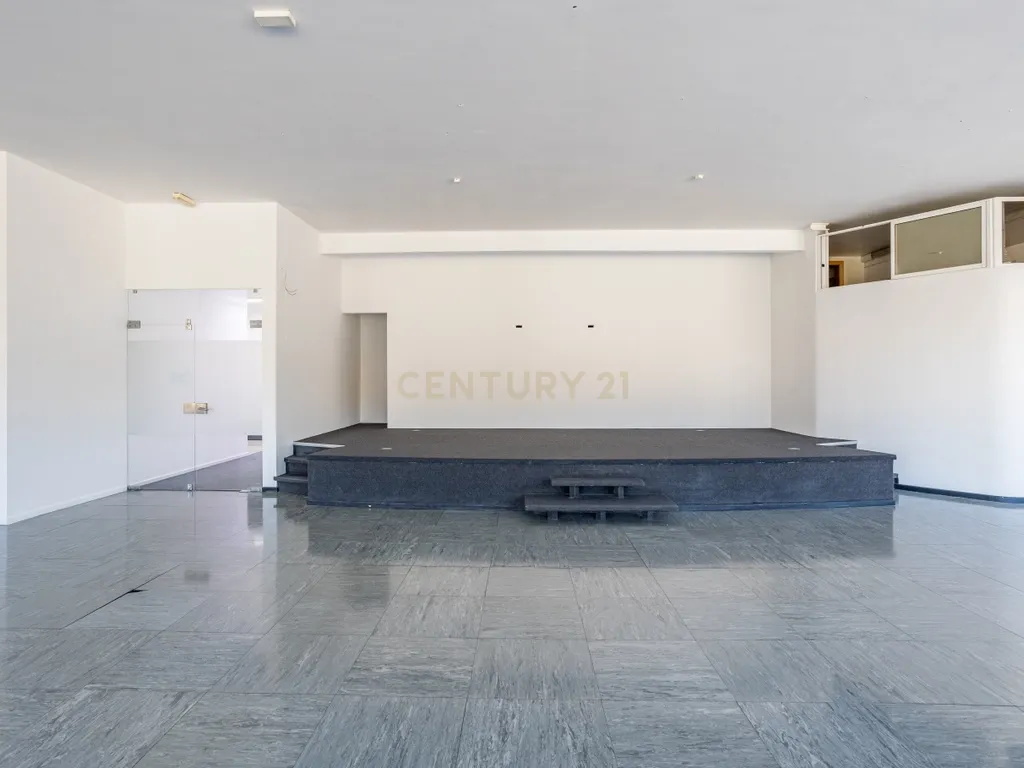 Edifício Comercial em Carnaxide - 5 Pisos - Image 42