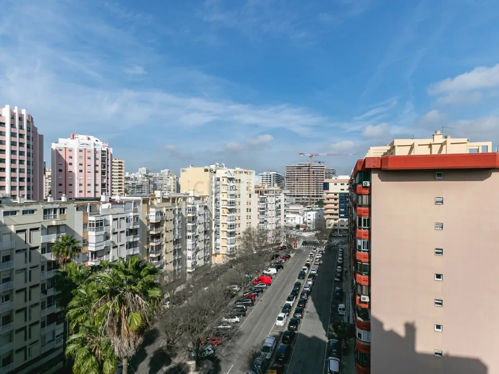 Apartamento T4 com 3 Suites, em zona Prime de Algés - Image 44