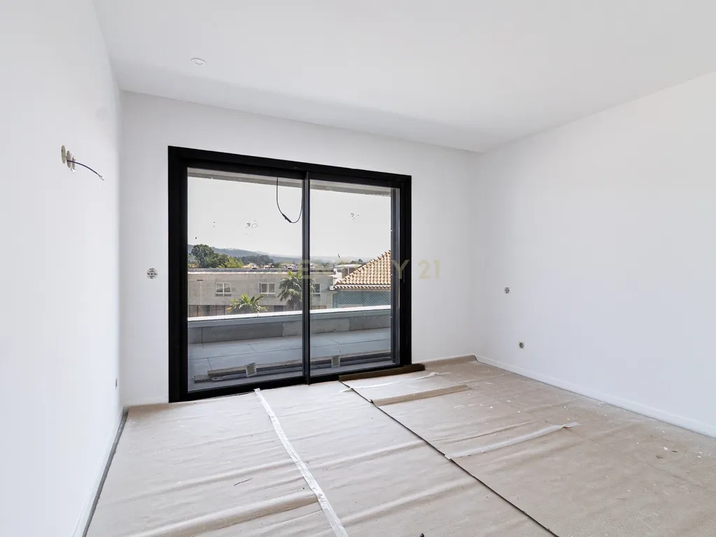 Apartamento T0 – Fração H em Viana do Castelo Roy Rock Saint Sebastian Place New - Image 60