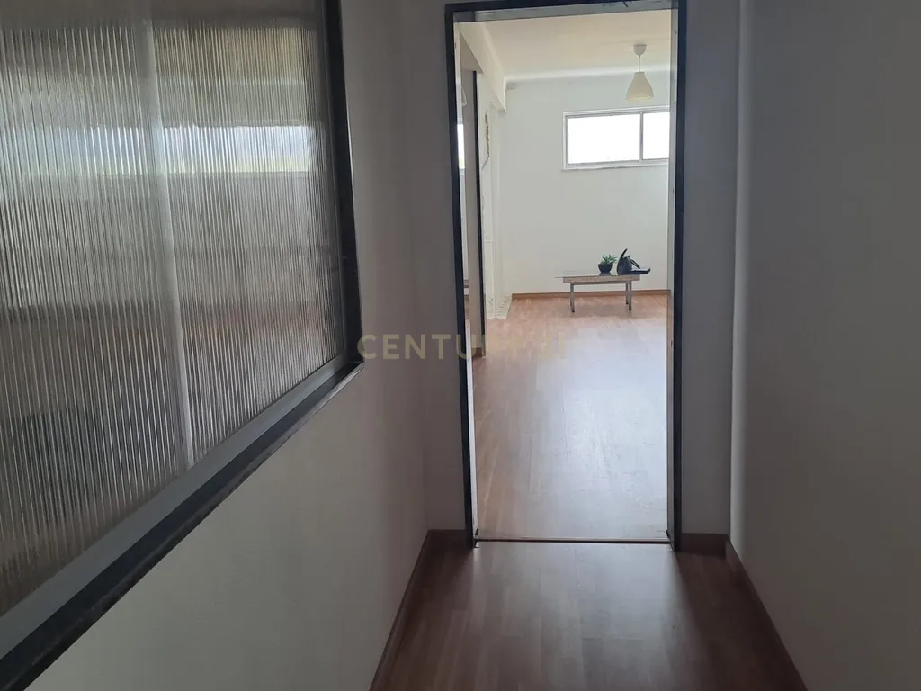 Escritórios para Empresas | 274 m² | 6 Salas | Zona Industrial de Palmela - Image 5