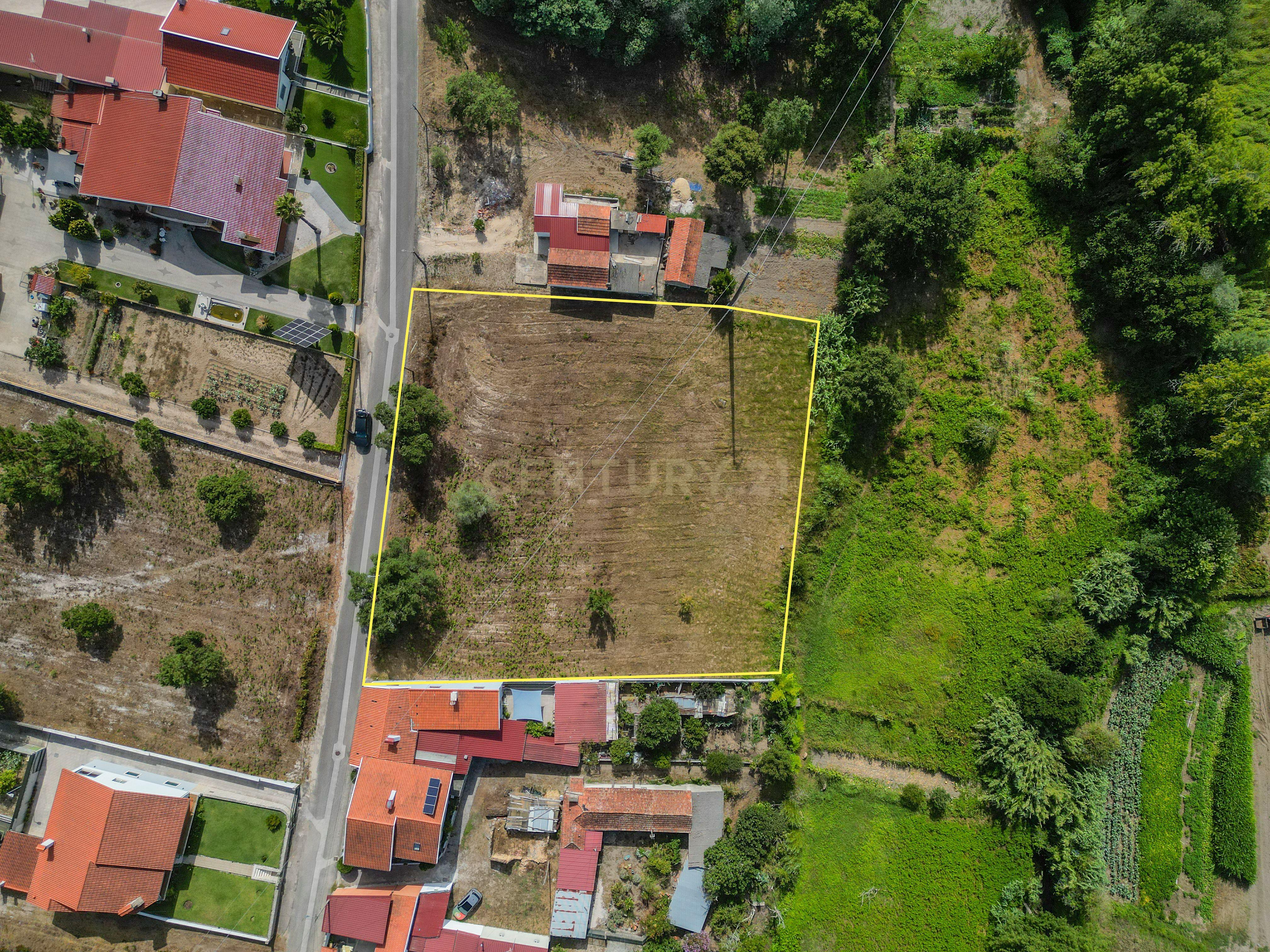 Terreno com cerca de 2.700 m² em Casal dos Chouriços, Moinhos da Gândara, Figueira da Foz.