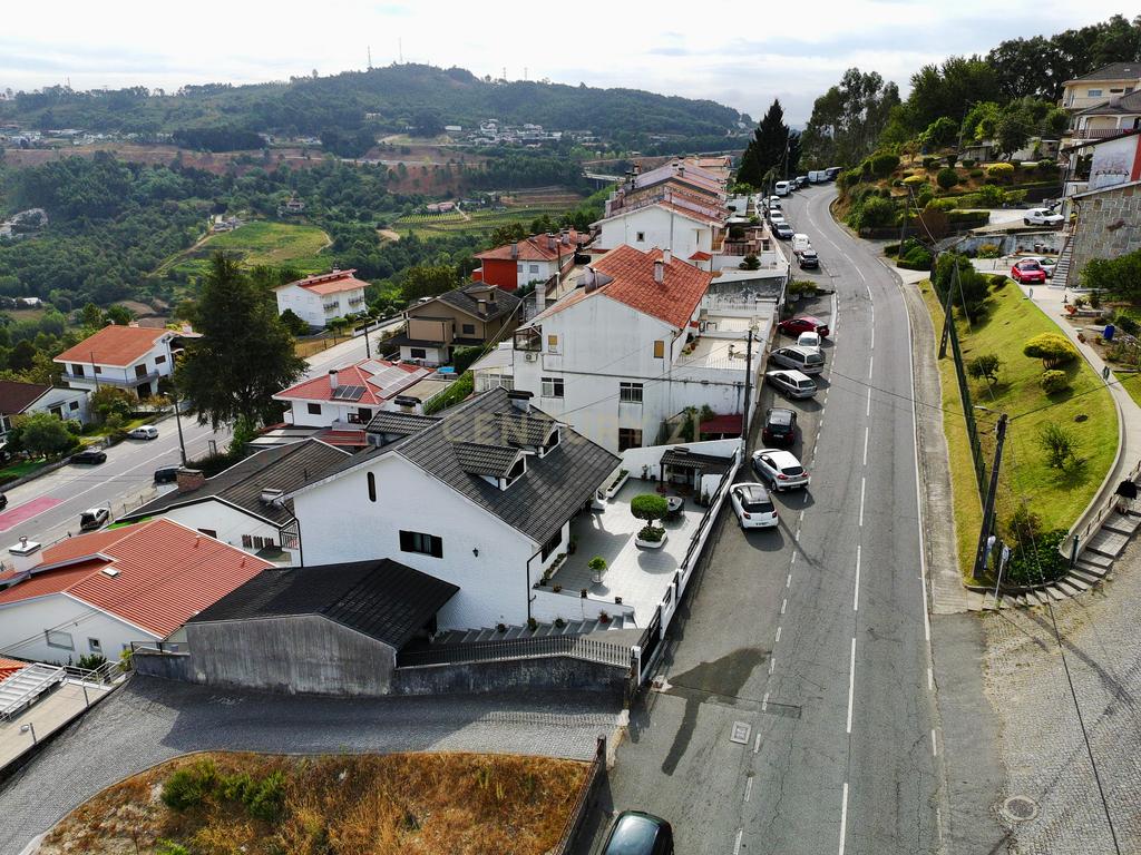 Moradia T6 Mesão Frio, Guimarães - Image 74