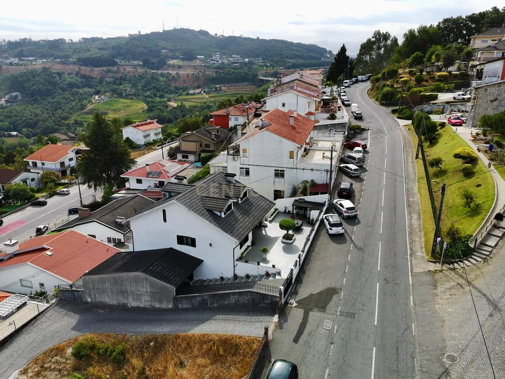Moradia T6 Mesão Frio, Guimarães - Image 74