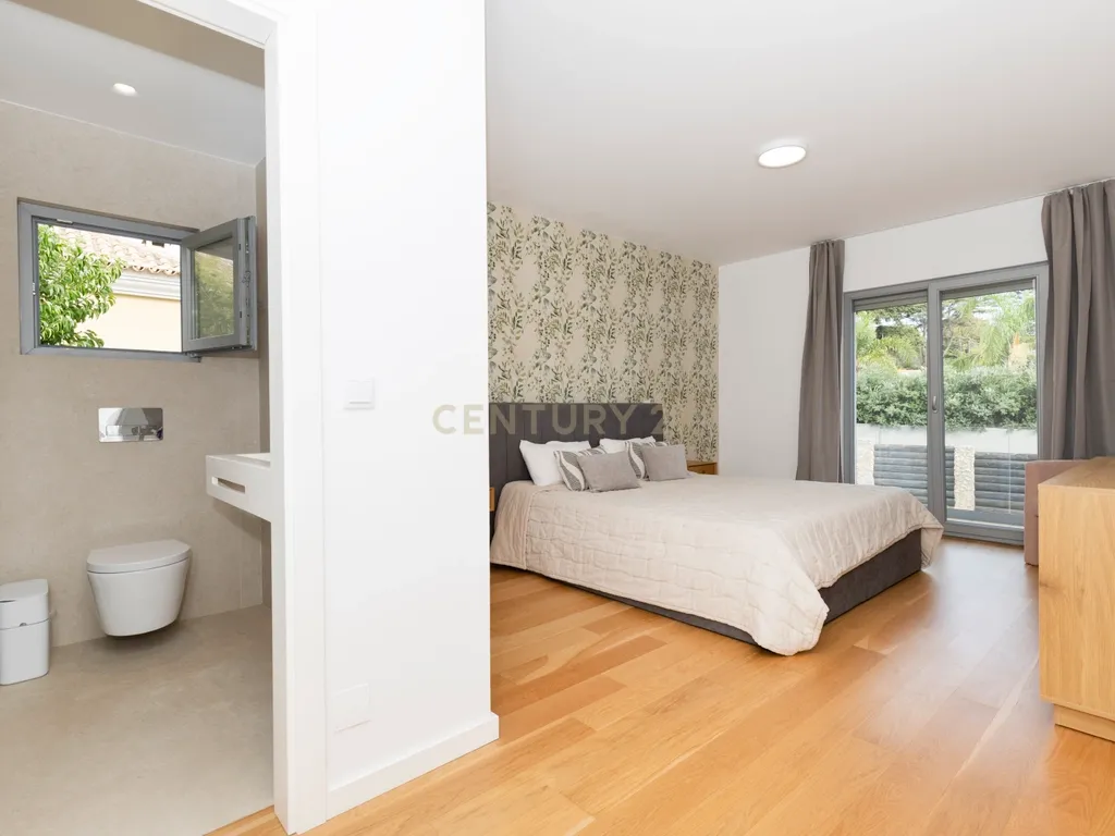 Moradia T5 de Luxo com Piscina, Ginásio, Sauna e Garrafeira em Birre, Cascais - Image 50