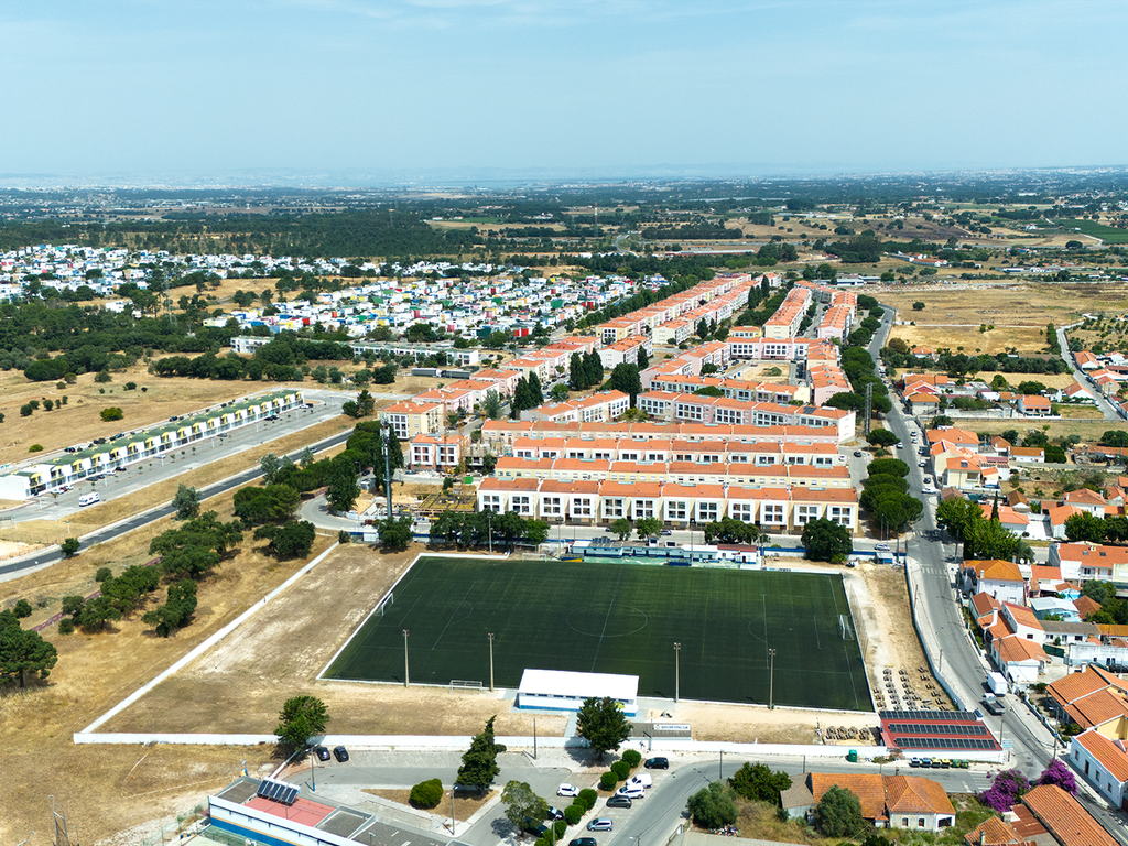 Terreno para construção de 4 moradias no centro da Quinta do Anjo - Image 11