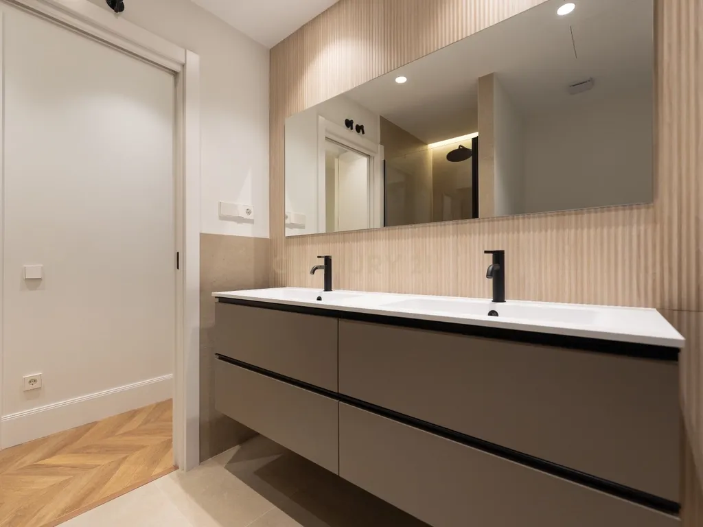 APARTAMENTO REMODELADO E MOBILIADO PERTO DA PLAZA MARQUES DE SALAMANCA - Image 10