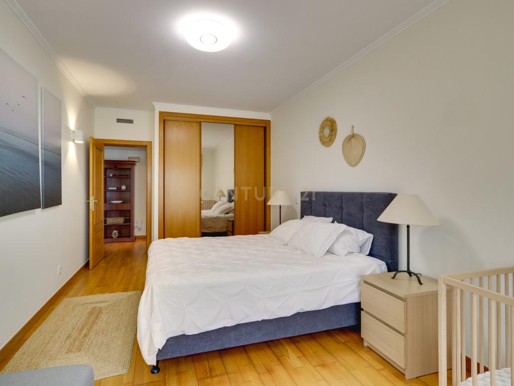 Apartamento T3 no Montijo | 143m2 área bruta útil | 2 garagens e elevador - Image 21