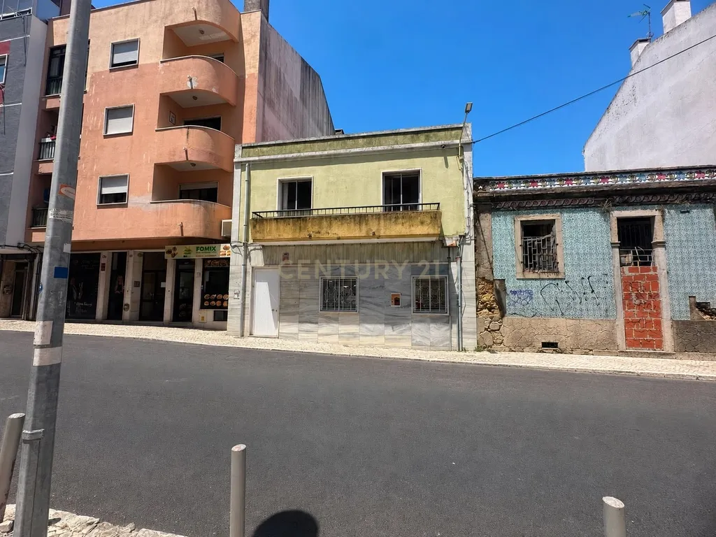 Moradia T5 para Arrendamento, junto à Urbanização Real Forte, Sacavém - Image 11