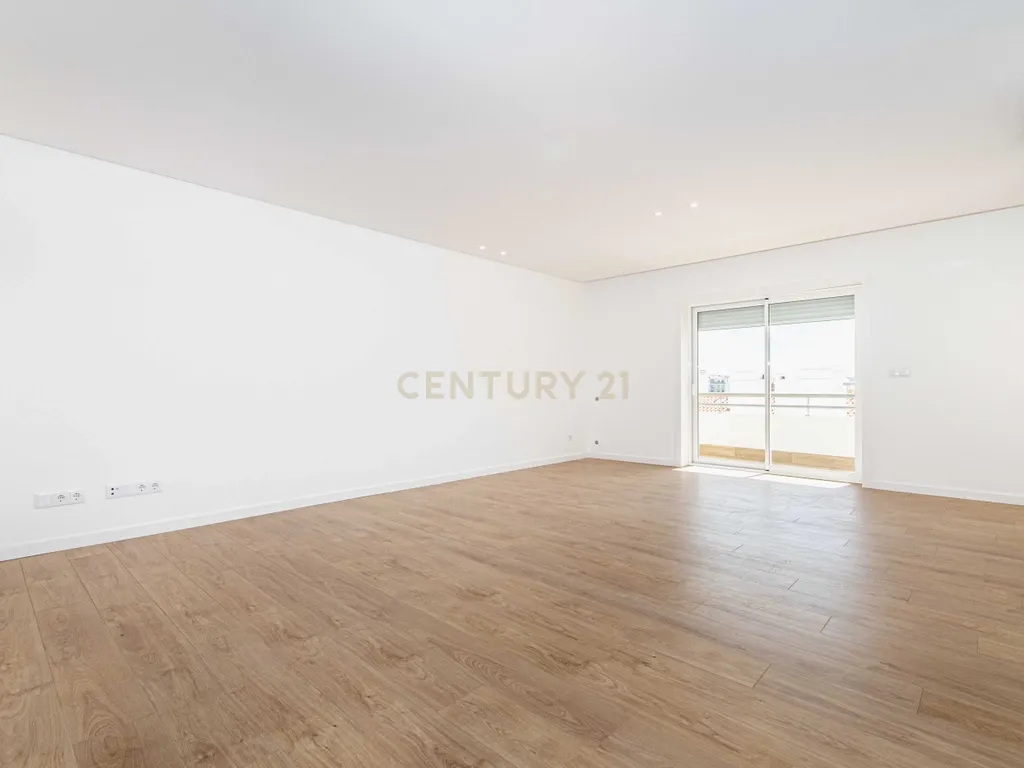 Apartamento Novo T2, com varandas, garagem e arrecadação em Mafra - Image 4