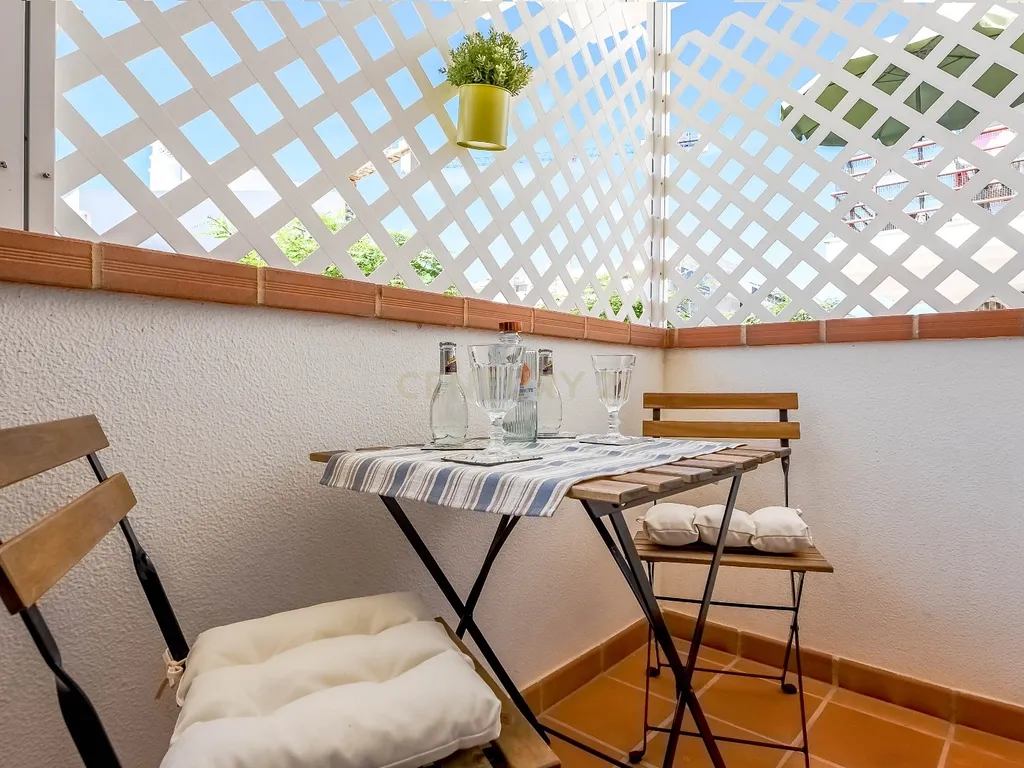 Apartamento T2 com Terraço em Cabanas de Tavira - Image 11