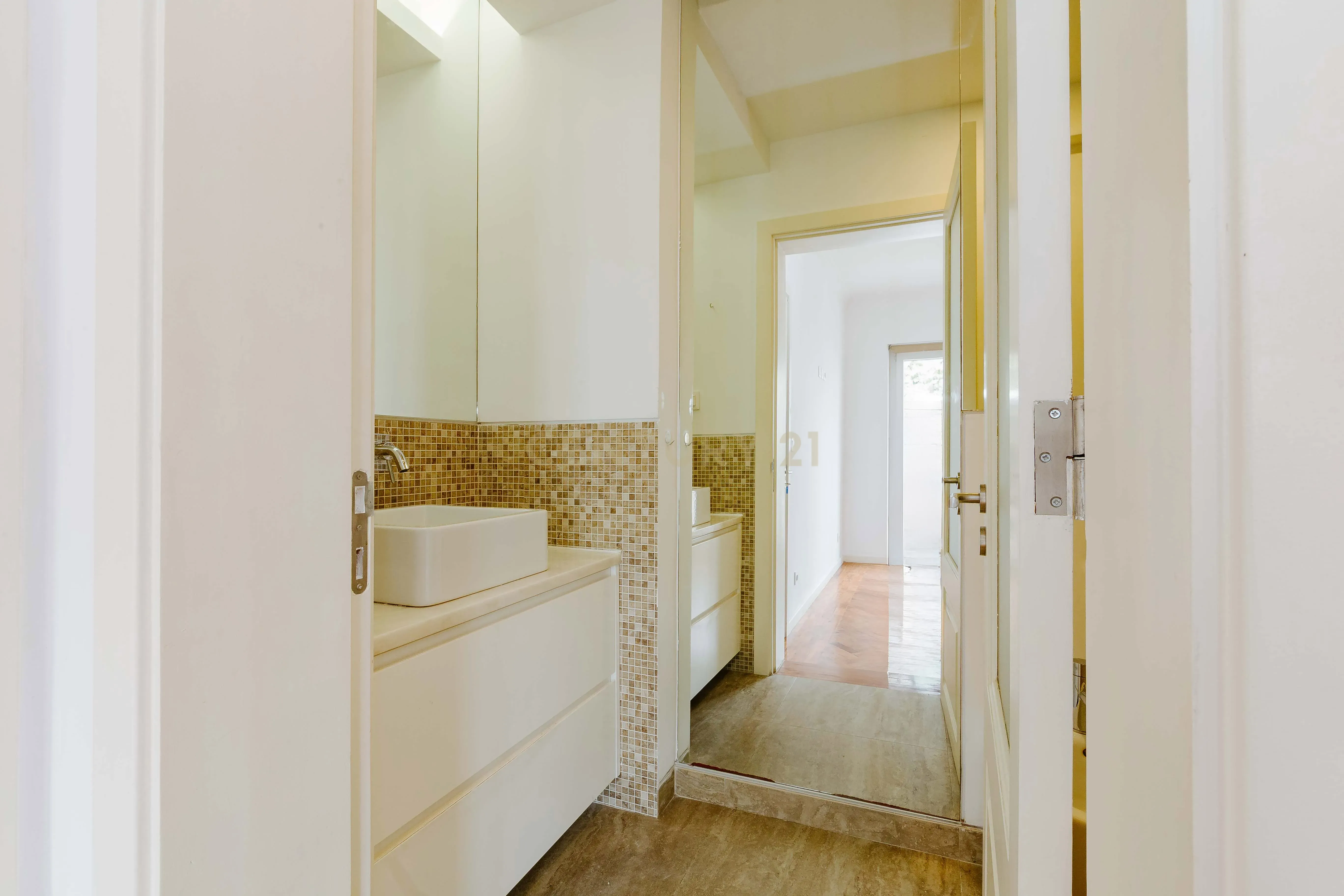APARTAMENTO T5 REMODELADO SALDANHA LISBOA - Image 29