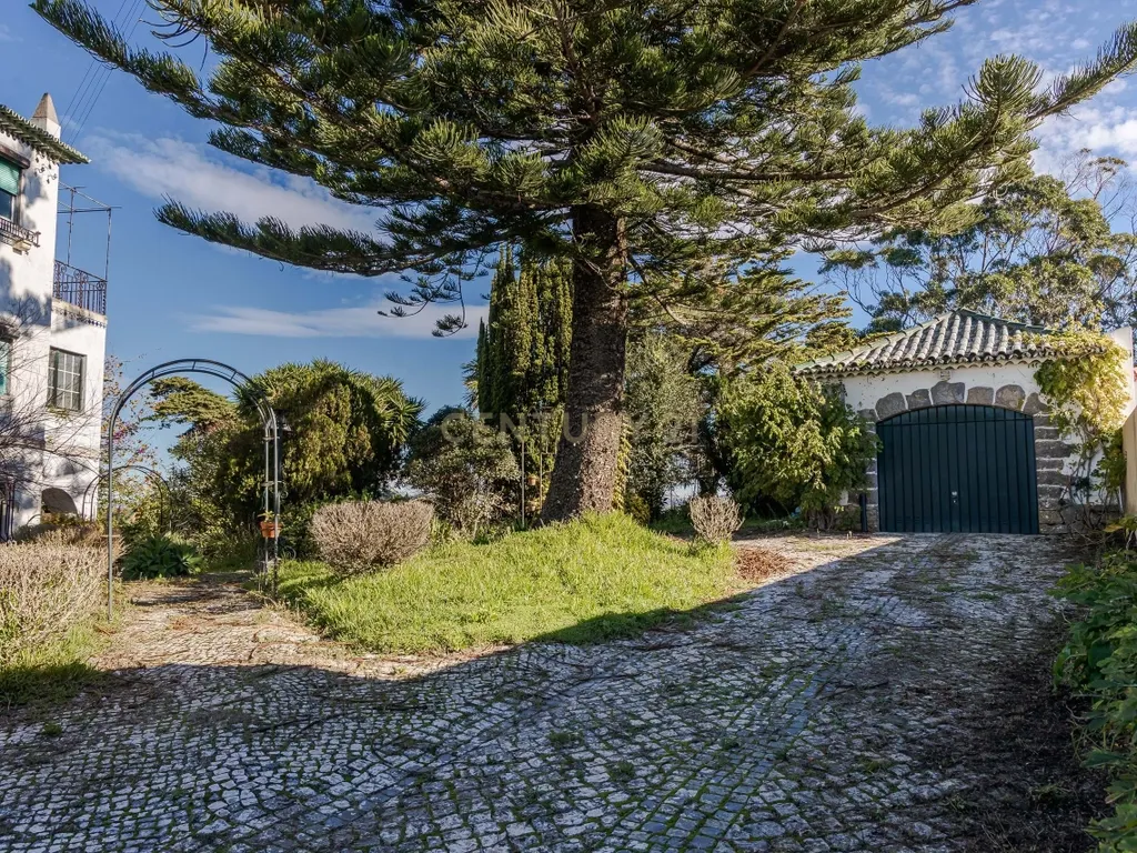 Palacete com 5 Quartos no Coração de Sintra - Image 15